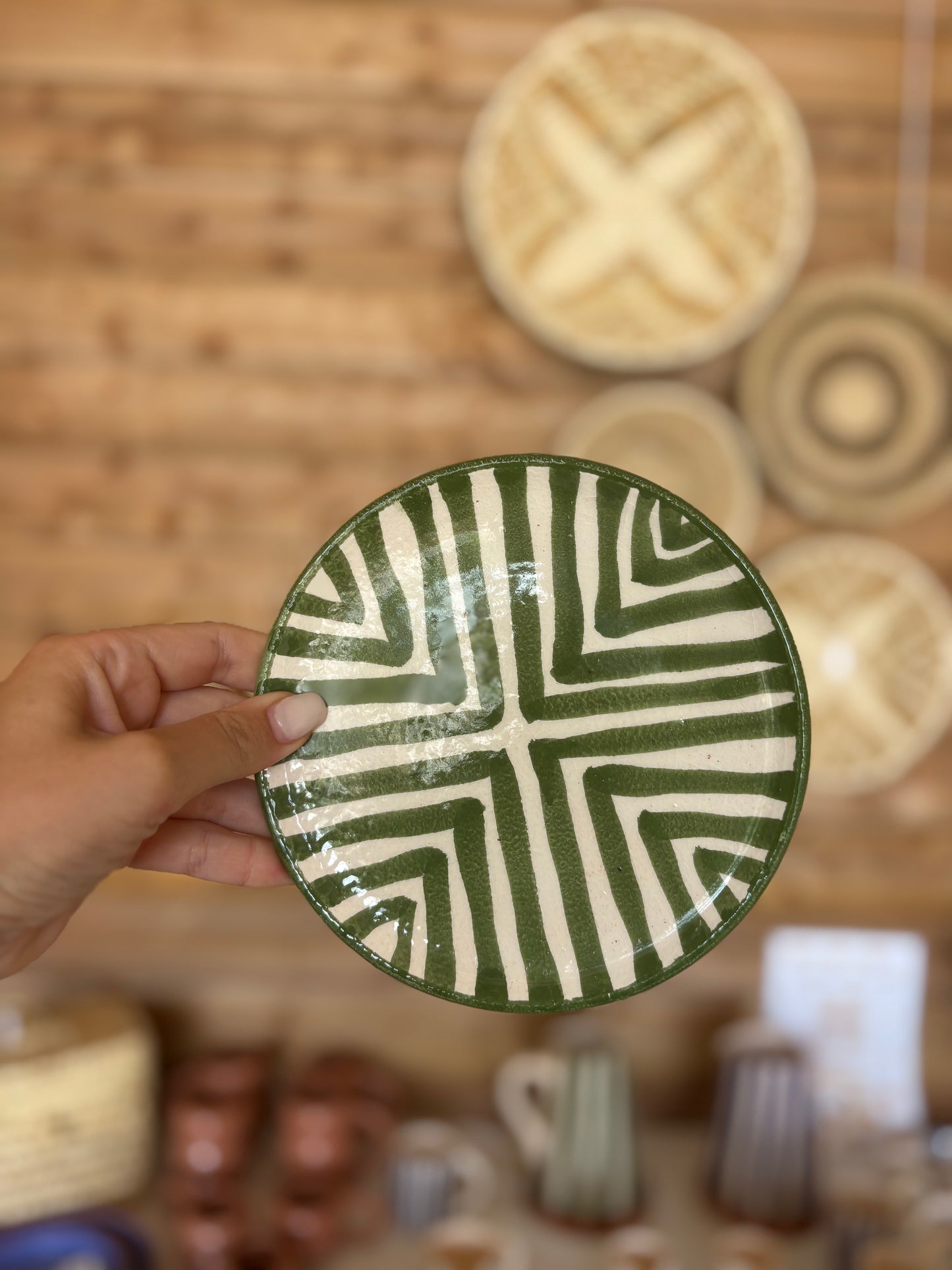 Assiette plate 16 cm – Rayée – 100% fait main