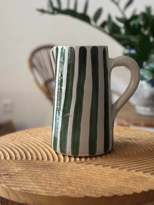 Carafe rayée en céramique